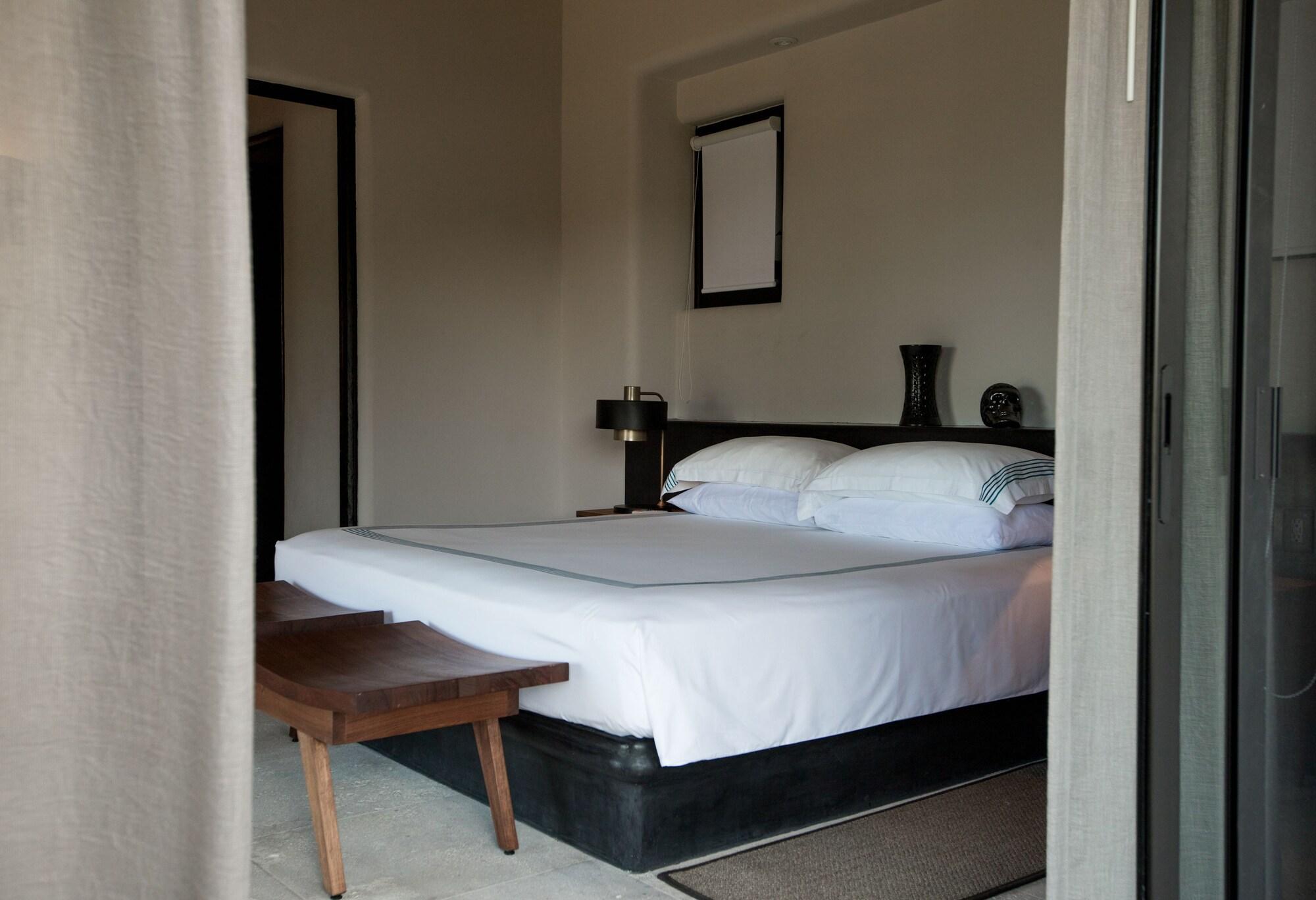 Thompson Zihuatanejo, A Beach Resort, By Hyatt Exterior photo